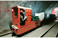 云南湘潭3噸礦用井下鋰電池電機車現(xiàn)場視頻