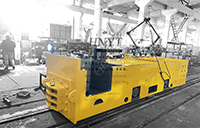 云南定制10噸無駕駛室礦用架線式電機車出廠測試