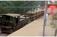 云南在礦山工作十年的架線式湘潭電機車運行視頻