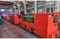 云南5噸湘潭鋰電池電機車準(zhǔn)備發(fā)往西南礦山