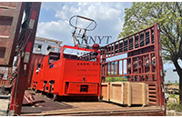 云南兩臺CJY5噸湘潭架線式電機車發(fā)往西北某礦場