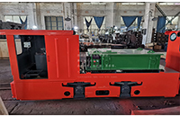 云南一批CTY5噸湘潭鋰電池電機車發(fā)往國外