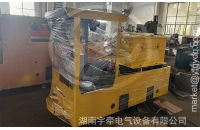 新疆2.5噸湘潭蓄電池電機(jī)車(chē)出口訂單裝車(chē)發(fā)貨