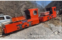 黑龍江客戶定制的5噸湘潭鋰電池電機車抵達礦山