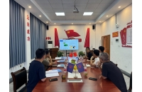 陜西煤礦客戶深入考察湘潭蓄電池電機(jī)車廠家